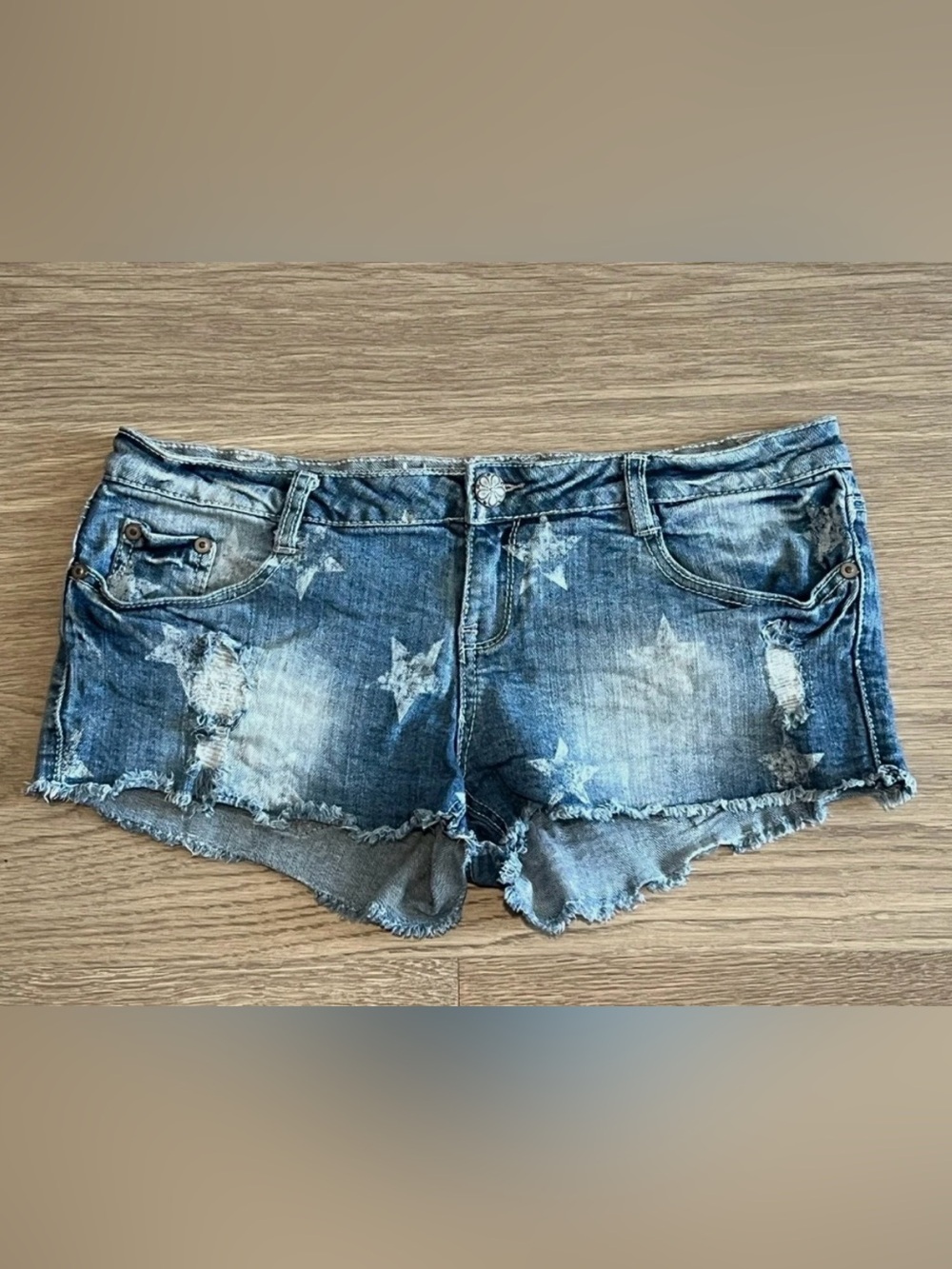 11 Womens Juniors HIPPIE LAUNDRY Vanilla Star Denim Shortie Shorts Distressed